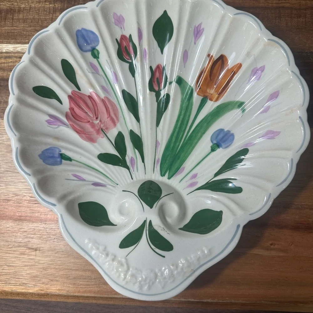 Vintage Blue Ridge Pottery. Hand-Painted Floral Shell Dish - Cream with  Flowers